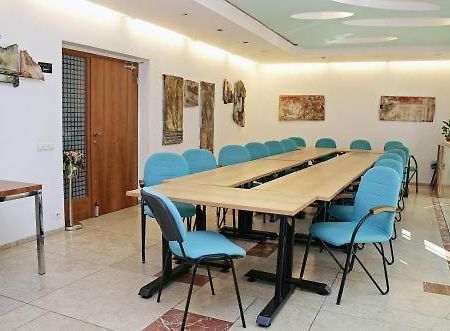 Hotel Maxim Svätý Jur Esterno foto