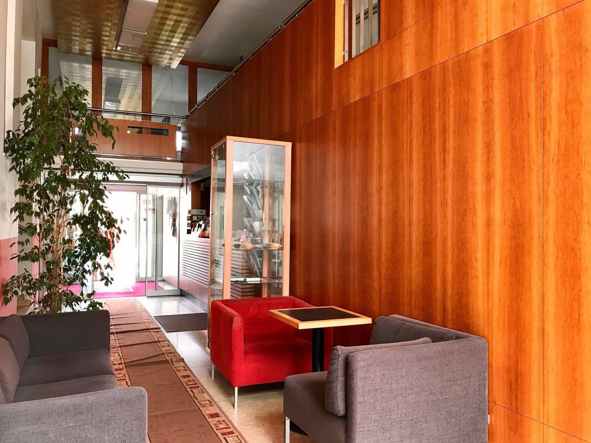 Hotel Maxim Svätý Jur Esterno foto