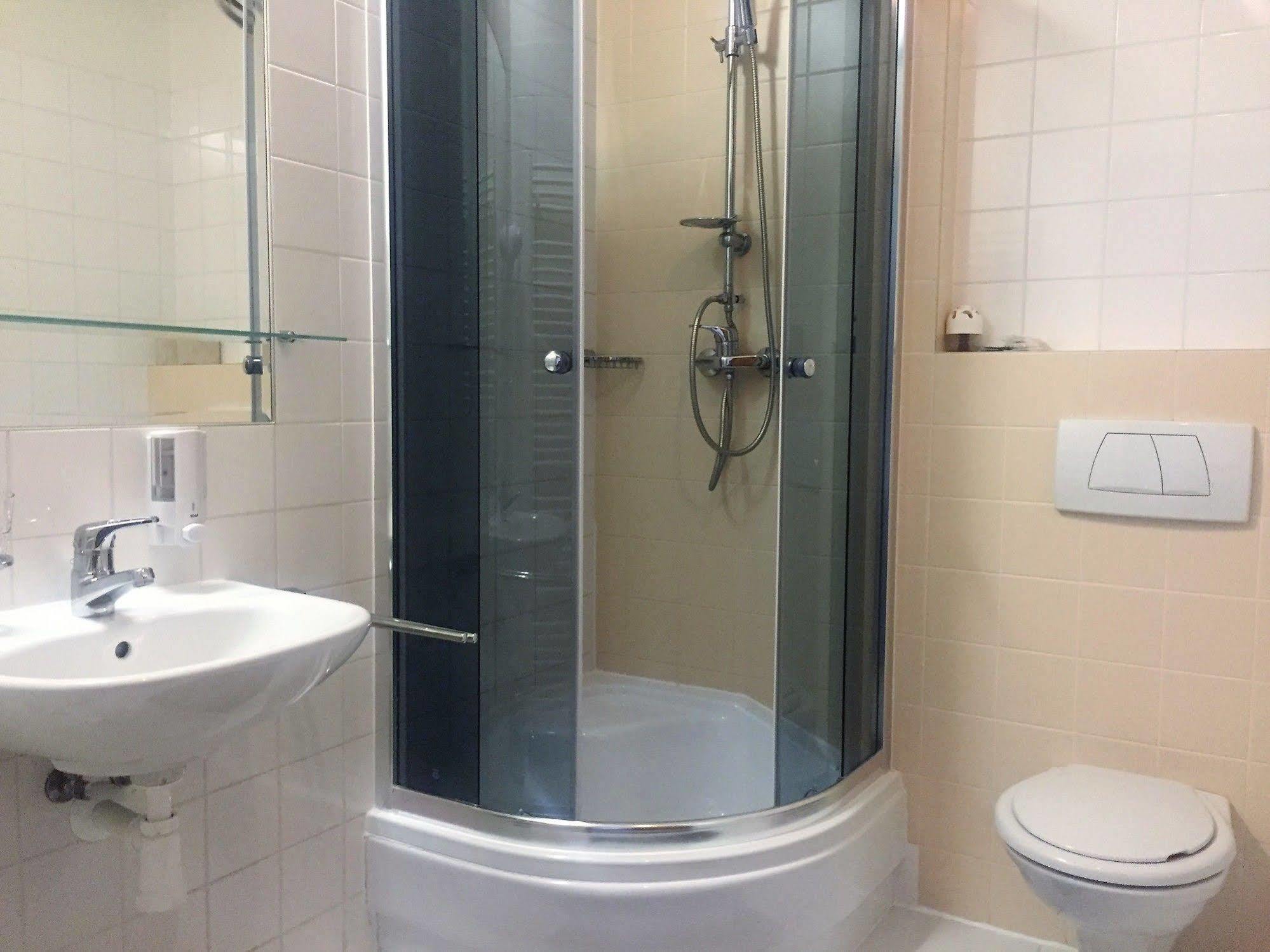 Hotel Maxim Svätý Jur Esterno foto
