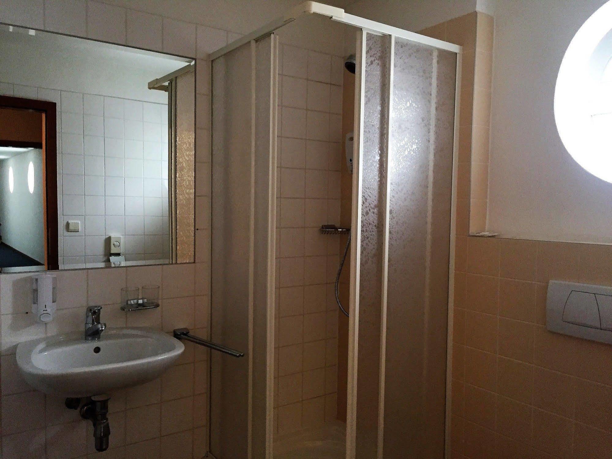 Hotel Maxim Svätý Jur Esterno foto