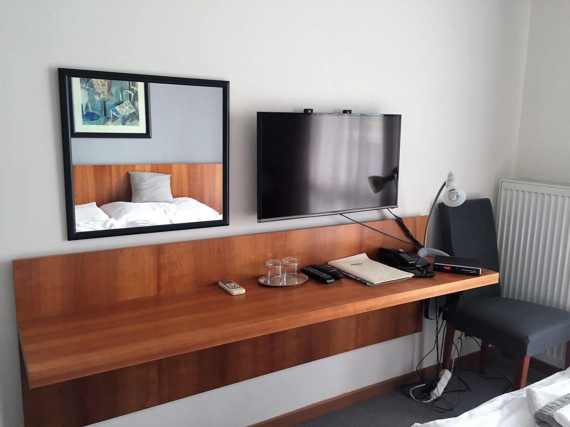 Hotel Maxim Svätý Jur Esterno foto