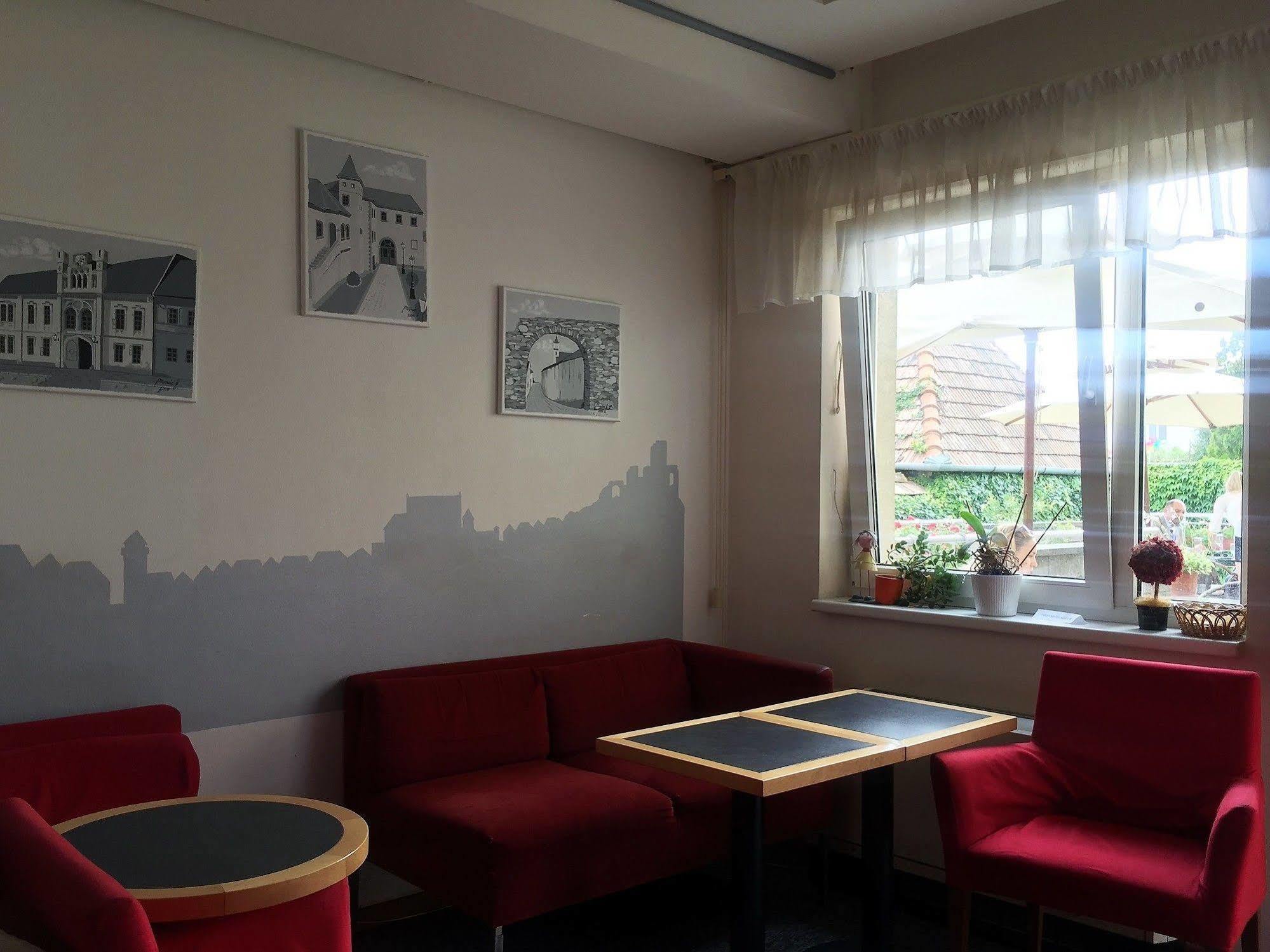 Hotel Maxim Svätý Jur Esterno foto
