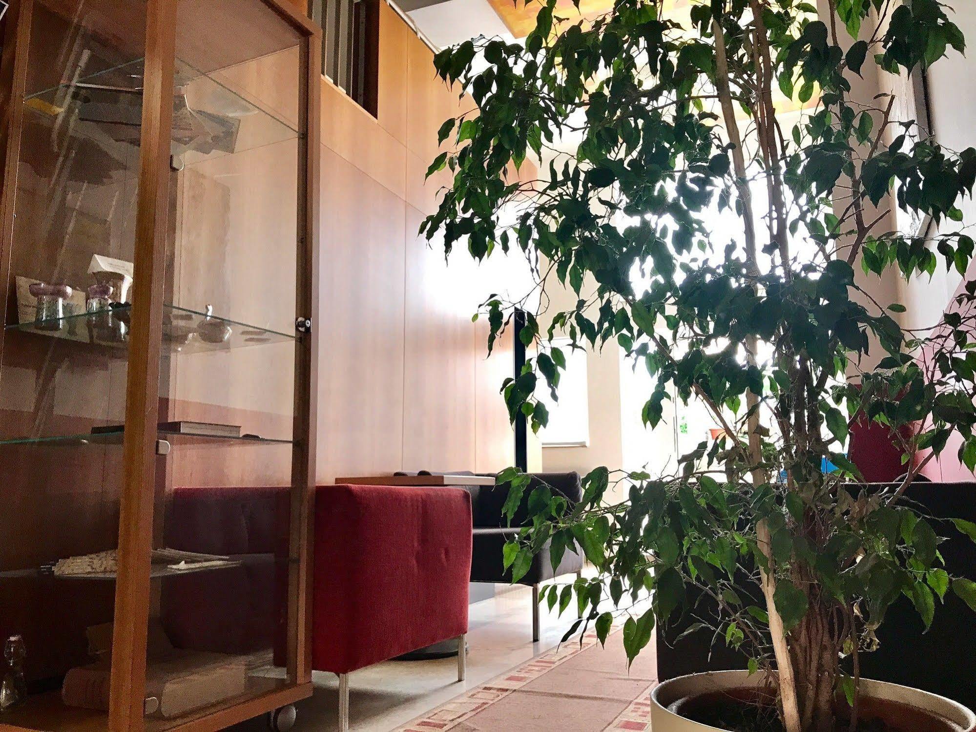 Hotel Maxim Svätý Jur Esterno foto